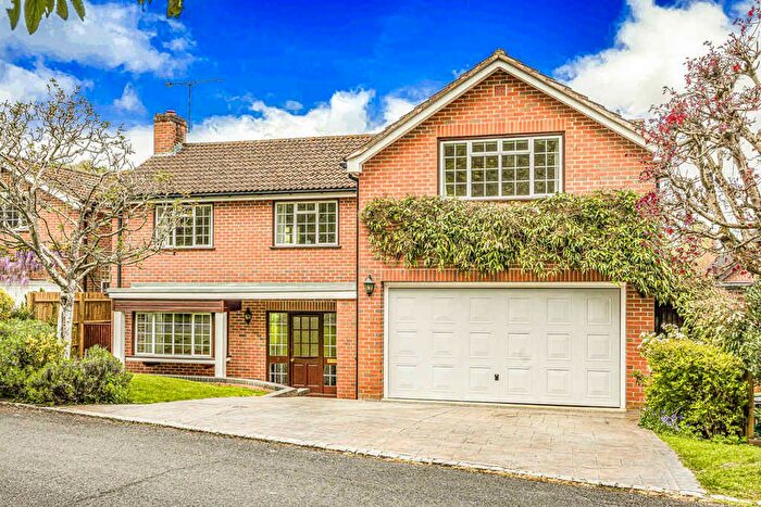5 Bedroom Detached House For Sale In Hill Gardens, Streatley On Thames, Berkshire, RG8