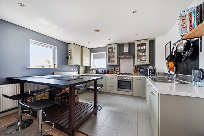 2 Bedroom Flat For Sale In Portswood Road, Southampton, SO17