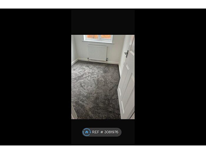2 Bedroom Flat To Rent In Chelston Ave, Yeovil, BA21