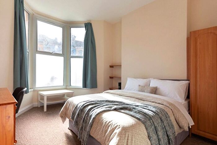 5 Bedroom Terraced House To Rent In Badminton Road, St. Pauls, Bristol, BS2