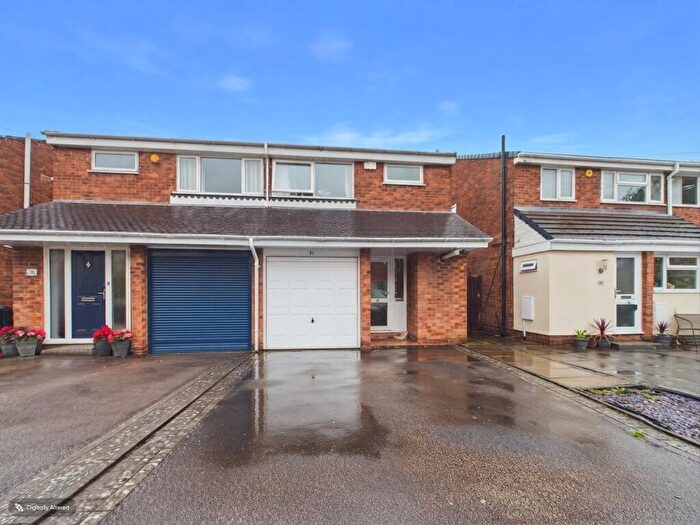 3 Bedroom Semi-Detached House For Sale In Freeman Drive, Sutton Coldfield, B76