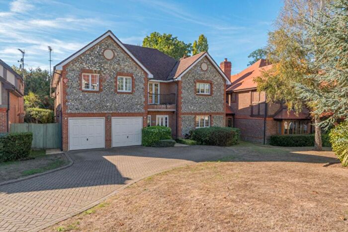 6 Bedroom Detached House To Rent In Sheridan Grange, Sunningdale, SL5