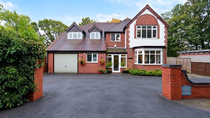 5 Bedroom Detached House For Sale In Mucklow Hill, Halesowen, B62