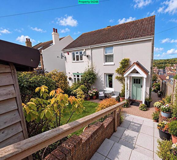 4 Bedroom Semi-Detached House For Sale In Hardwicke Road, Dover, CT17