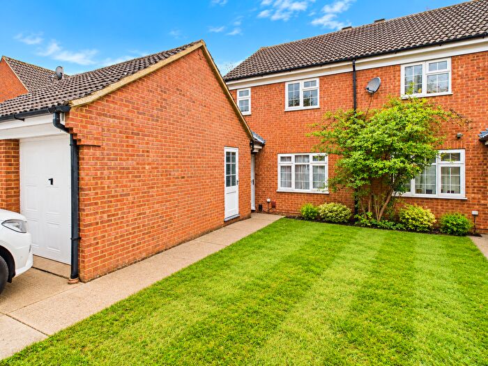2 Bedroom Semi-Detached House To Rent In Headington Close, Cambridge, CB1