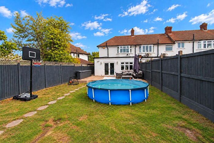 3 Bedroom End Of Terrace House For Sale In Wolsey Crescent, Morden, SM4