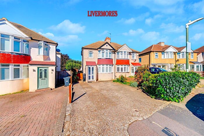 3 Bedroom Semi-Detached House For Sale In Waltham Close, Crayford, Dartford, DA1