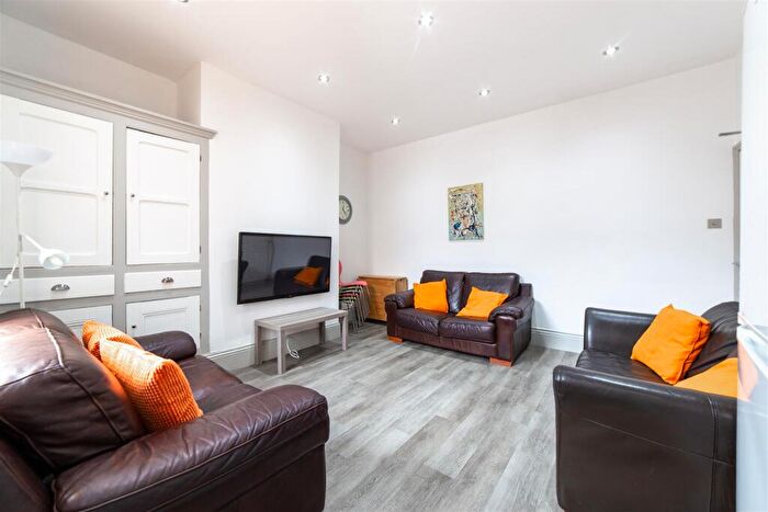 6 Bedroom Terraced House To Rent In £pppw - Osborne Road, Jesmond, NE2