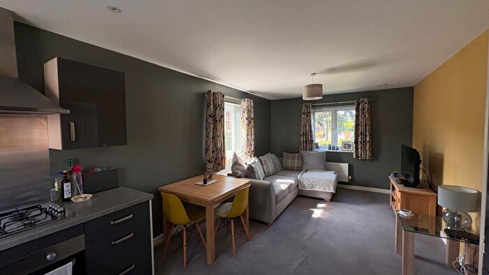 2 Bedroom Flat For Sale In Robinson Avenue, Barming, Kent, ME16
