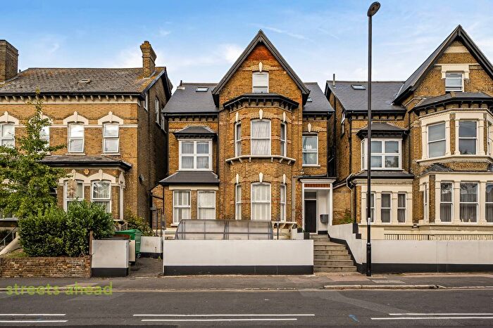 1 Bedroom Flat For Sale In Croham Road, South Croydon, CR2