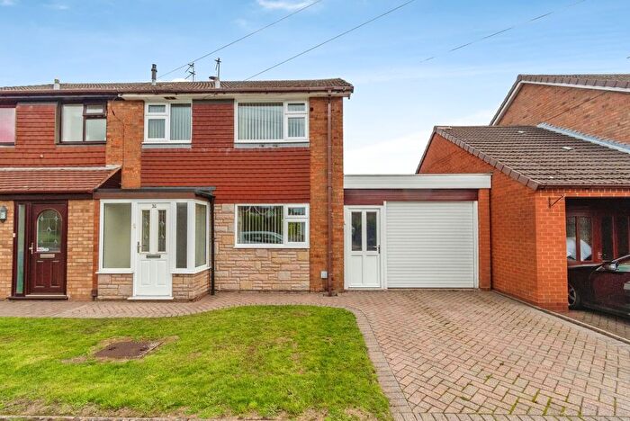 3 Bedroom Semi-Detached House For Sale In The Hayes, Willenhall, West Midlands, WV12
