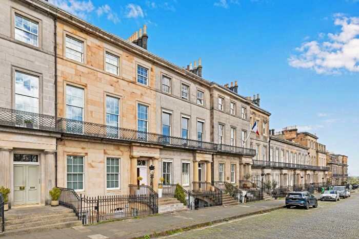 3 Bedroom Flat To Rent In Regent Terrace, Calton Hill, Edinburgh, EH7