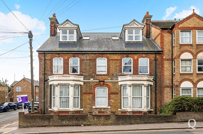 1 Bedroom Penthouse To Rent In Burley Road, Sittingbourne, Kent, ME10