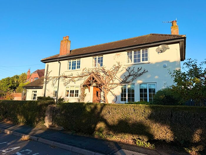 3 Bedroom Cottage To Rent In Warwick, CV35