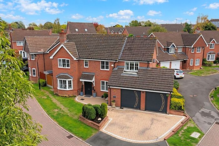 5 Bedroom Detached House For Sale In Barn Close, Grange Park, Northampton, NN4