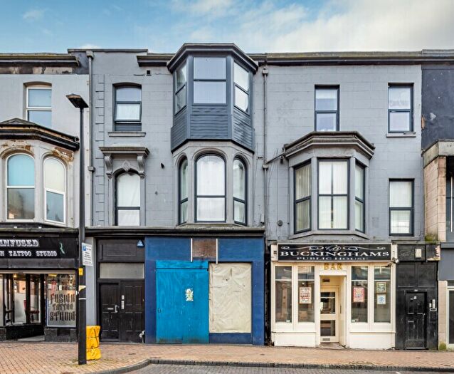 2 Bedroom Flat To Rent In Queen Street, Blackpool, FY1