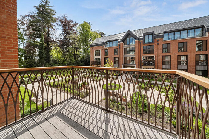 3 Bedroom Apartment For Sale In Carriage Drive, Ascot, Berkshire, SL5