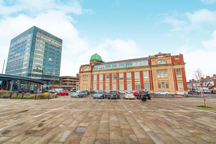 2 Bedroom Flat To Rent In Old Arts College, Newport, NP19