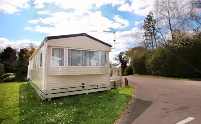 3 Bedroom Lodge For Sale In St. Leonards, Ringwood, BH24