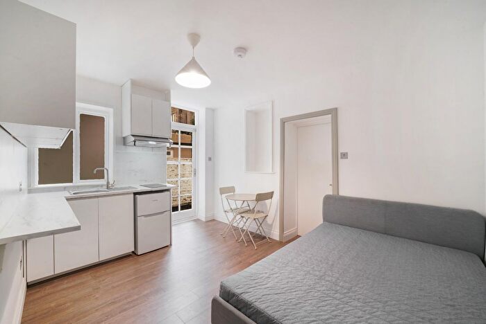 Studio To Rent In Castletown Road, W14