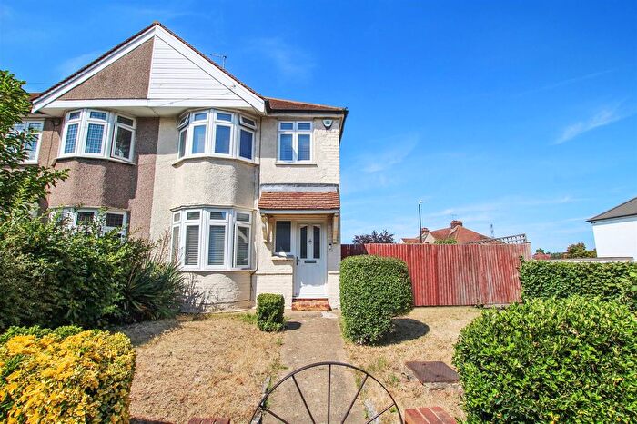 3 Bedroom End Terrace House To Rent In Hurst Road, Bexley, DA5