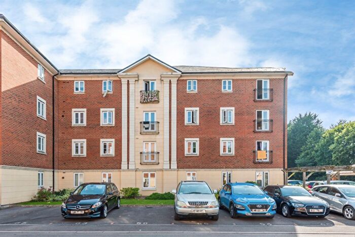 2 Bedroom Flat For Sale In Brunel Crescent, Swindon, SN2