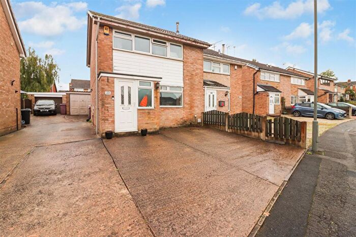 3 Bedroom Semi-Detached House For Sale In Cornwall Drive, Grassmoor, Chesterfield, S42