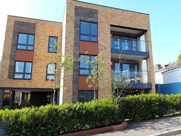 1 Bedroom Flat To Rent In Hoopers House, Hoopers Road, Rochester, Medway, ME1