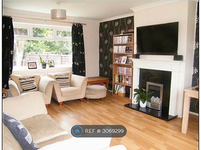 3 Bedroom Semi-Detached House To Rent In Essex Road, Stockport, SK5