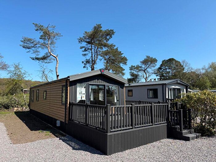 2 Bedroom Park Home For Sale In Riverside Park, Pavenham, MK43