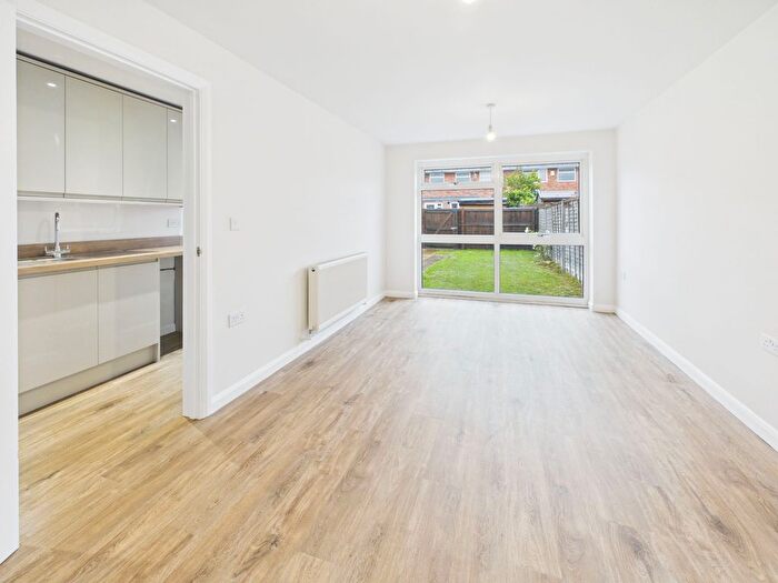 4 Bedroom Terraced House To Rent In Atherstone Close, Cheltenham, GL51