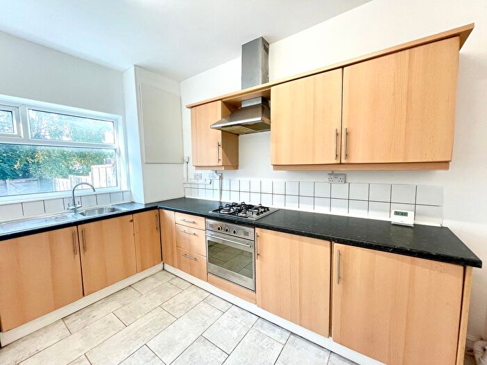4 Bedroom Terraced House To Rent In Waveley Road, Coventry, CV1