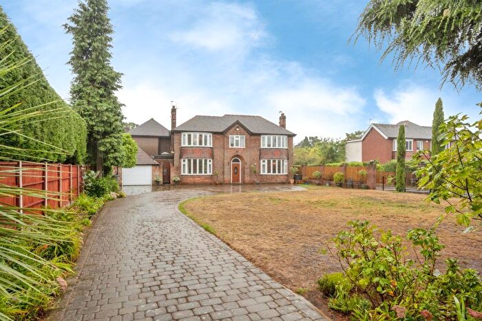5 Bedroom Detached House For Sale In Bawtry Road, Bessacarr, Doncaster, DN4