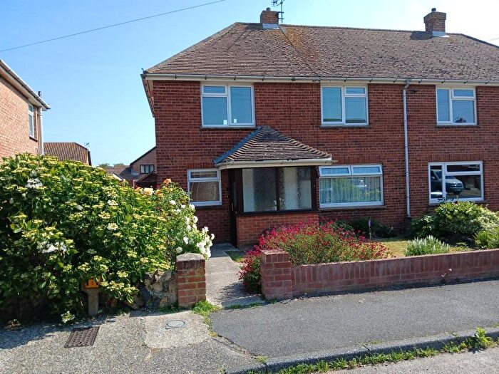 2 Bedroom Property To Rent In Burch Avenue, Sandwich, Kent, CT13