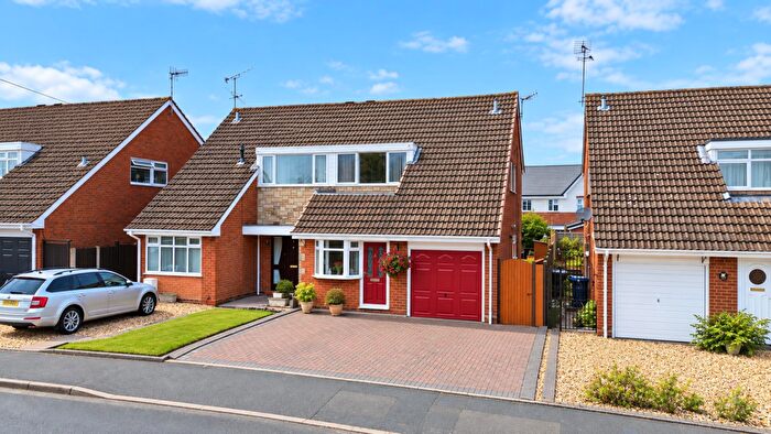 3 Bedroom Semi-Detached House For Sale In Belbroughton Road, Stourbridge, DY8