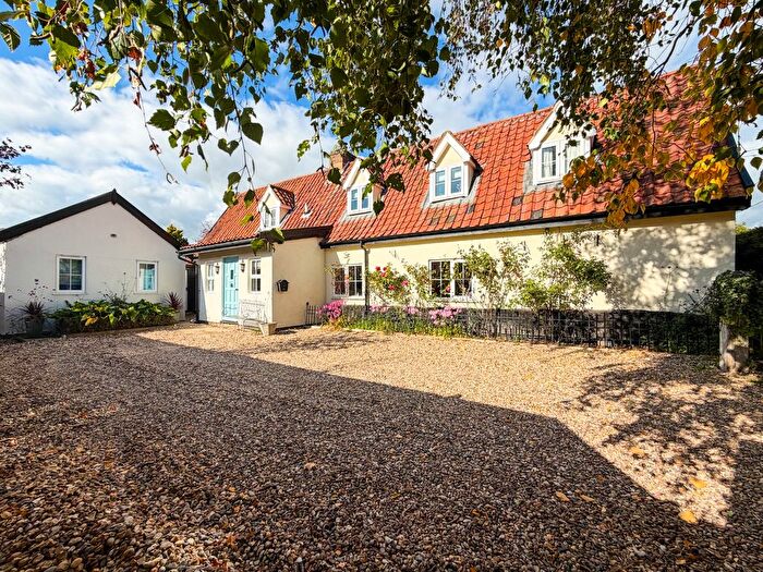 4 Bedroom Detached House For Sale In Fen Lane, East Harling, Norwich, Norfolk, NR16