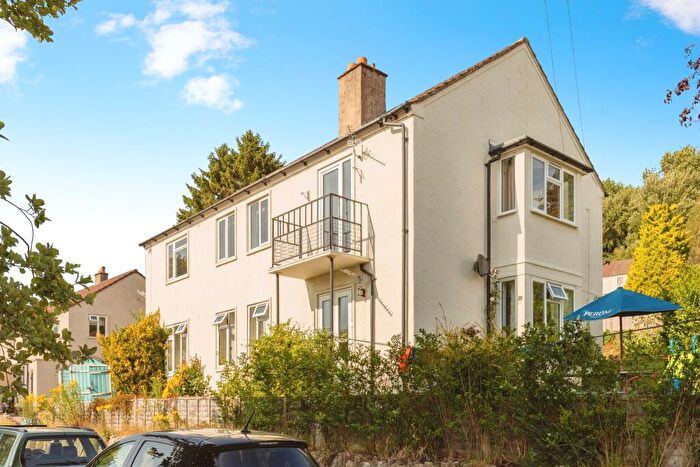 2 Bedroom Flat For Sale In Elmhurst Estate, Batheaston, Bath, BA1