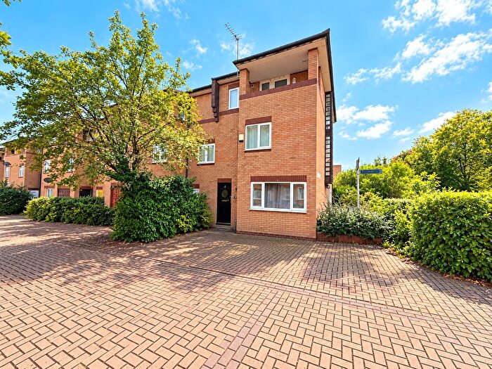 1 Bedroom Flat For Sale In Appleyard Place, Oldbrook, Milton Keynes, MK6