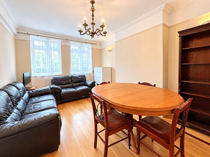 3 Bedroom Flat To Rent In Townshend Court, Regent's Park, NW8