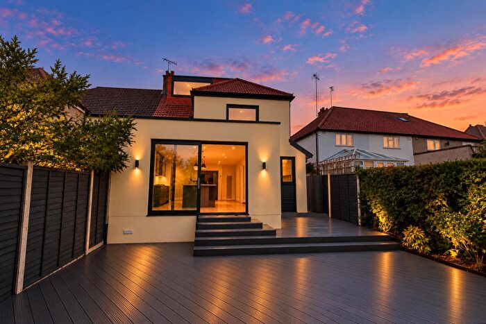 4 Bedroom Semi-Detached House For Sale In Ridge Road, Sutton, SM3