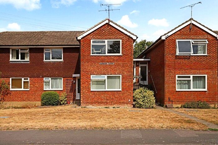 2 Bedroom Maisonette For Sale In Alfred Road, Farnham, Surrey, GU9