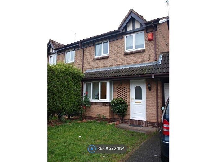 3 Bedroom Semi-Detached House To Rent In Trafford Gardens, Nottingham, NG8