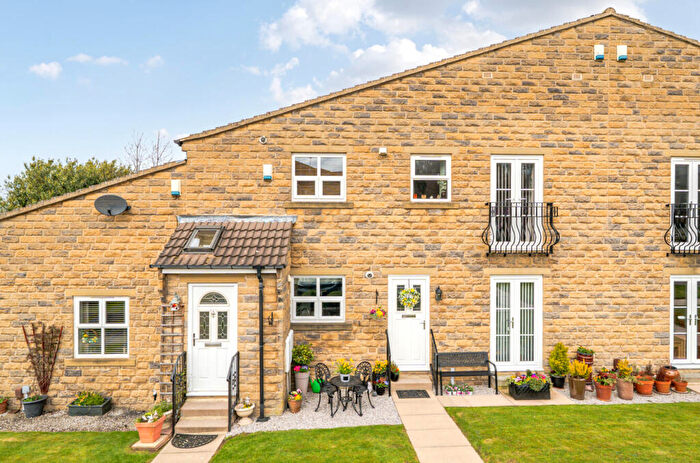 2 Bedroom Flat For Sale In Queens Drive, Pudsey, West Yorkshire, LS28