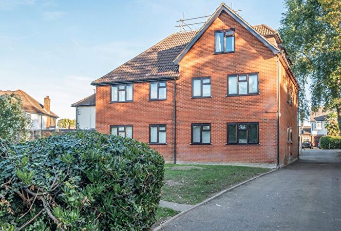 2 Bedroom Flat For Sale In Epsom Road, Sutton, SM3