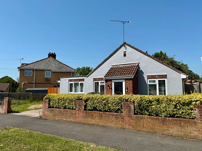 3 Bedroom Detached Bungalow For Sale In Fairford Crescent, Swindon, SN25