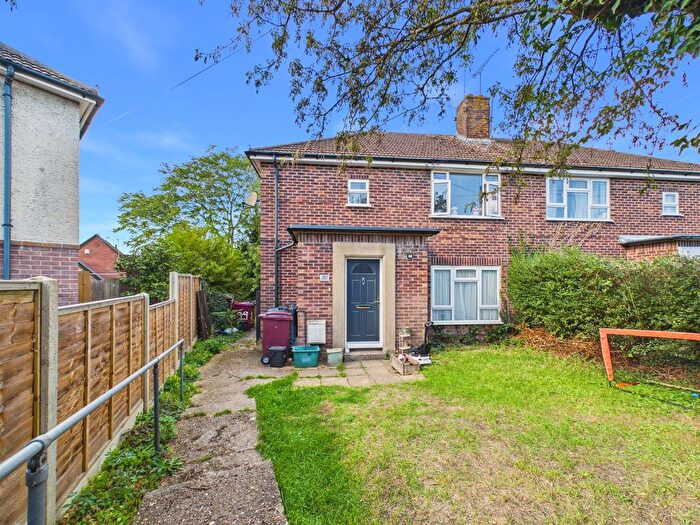 2 Bedroom Maisonette For Sale In Beverley Road, Tilehurst, RG31