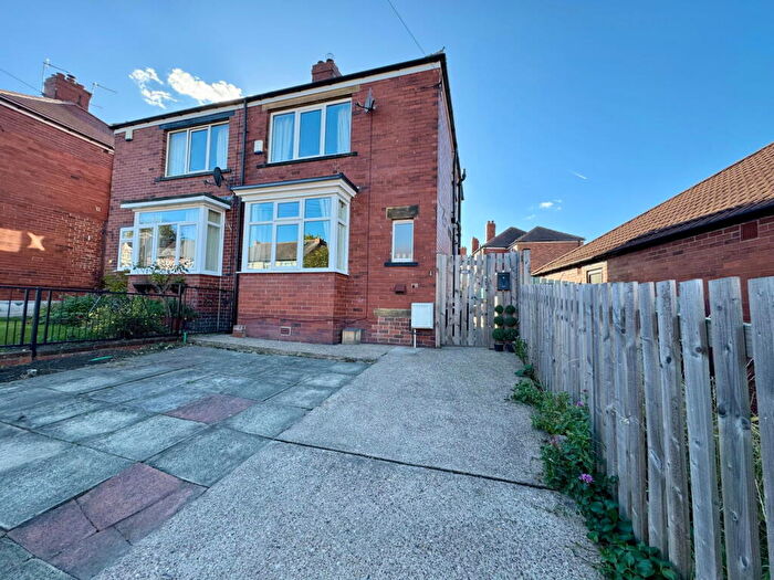 2 Bedroom Semi-Detached House For Sale In Greenfoot Lane, Barnsley, S75