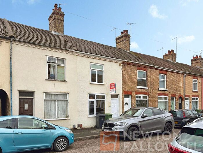 3 Bedroom Terraced House For Sale In Silver Street, Peterborough, PE2