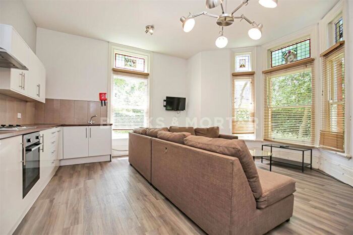6 Bedroom Apartment To Rent In (£pppw) Osborne Avenue, Jesmond, Newcastle Upon Tyne, NE2