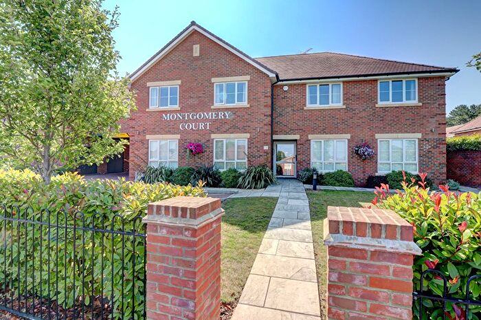 2 Bedroom Flat For Sale In Wellington Avenue, Princes Risborough, Buckinghamshire, HP27